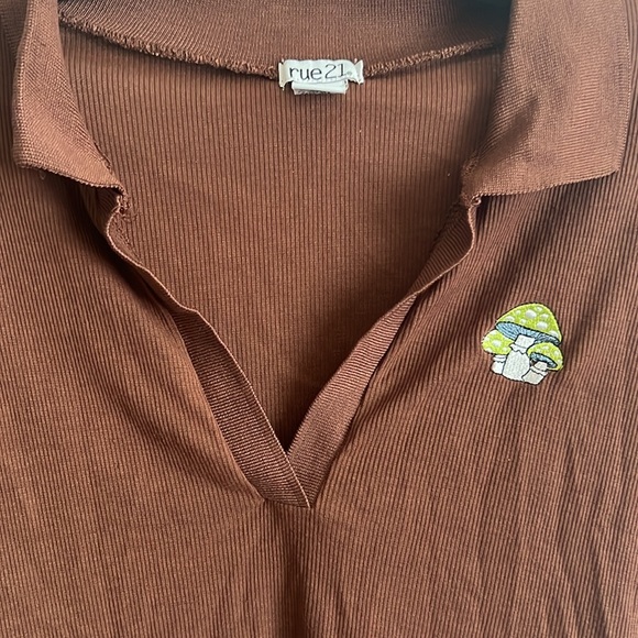 Crop top - Picture 2 of 4